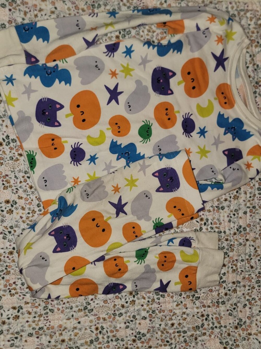 Old navy 5T Halloween Pjs